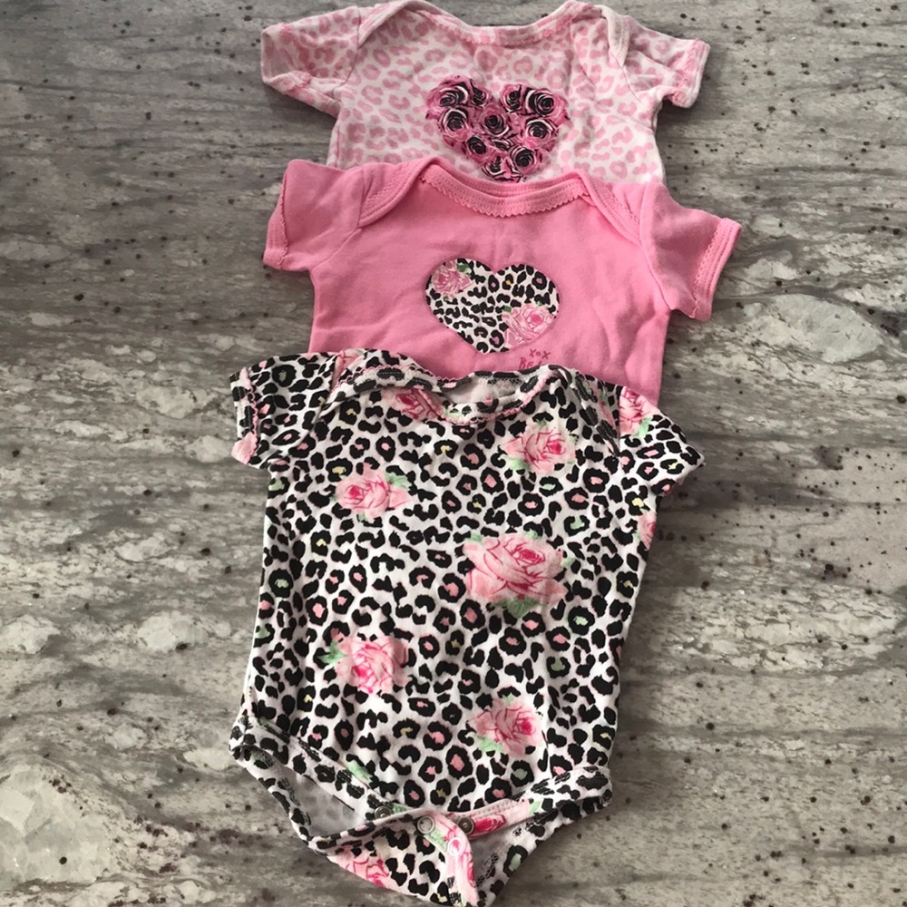 Set of 3 Betsey Johnson onesies 0-3 months